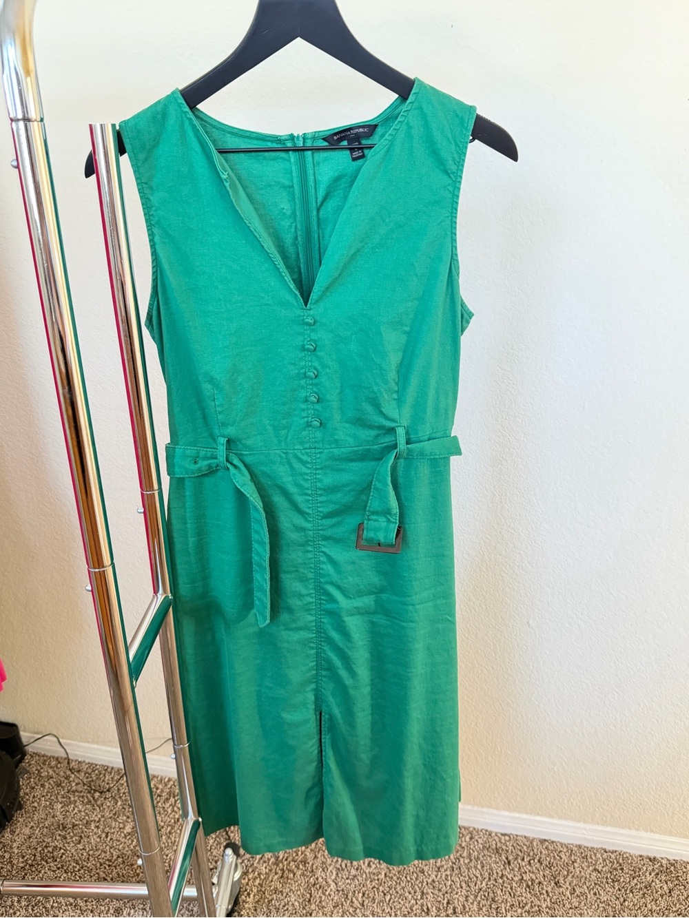Banana Republic Emerald Green Sleeveless Belted V-Neck Dress